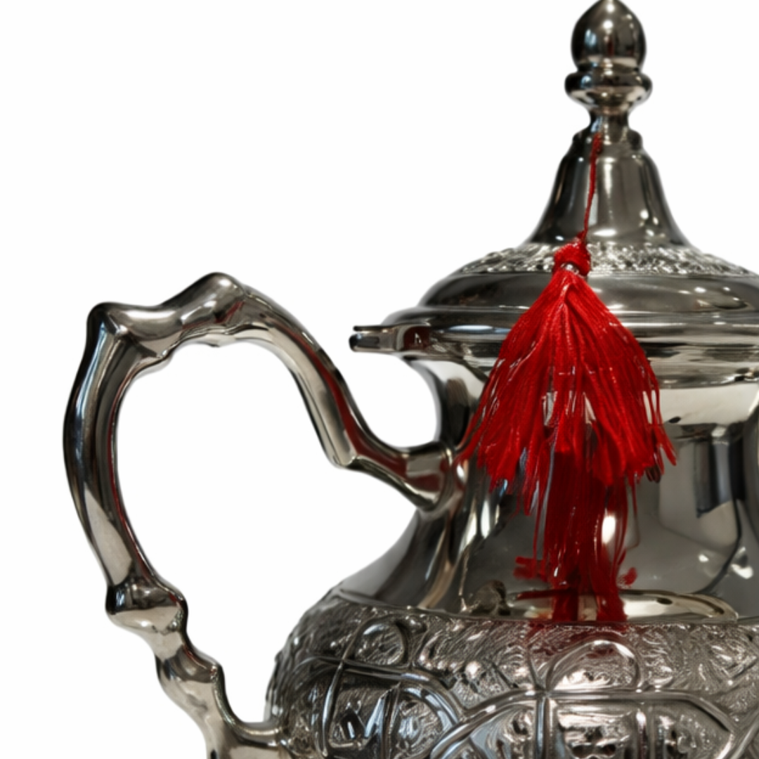 Théière Marocaine Tradition – Finition Argentée Martelée