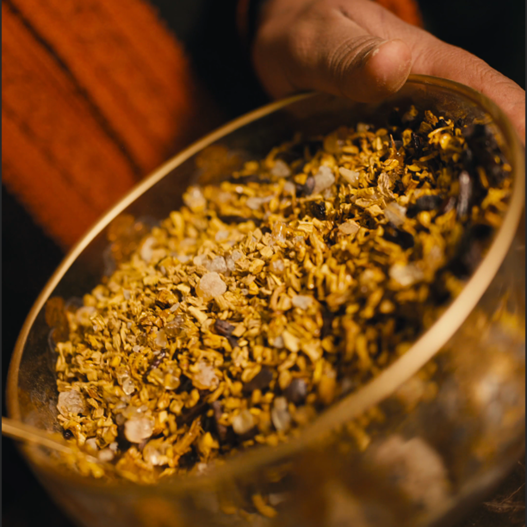 Serghina pure mix de l'oud et de zaafrane