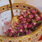 بخور الورد المعطر الطبيعي  - بيت المسك